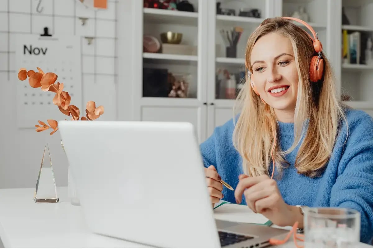 Axcet HR Solutions consultant discusses how to create a successful hybrid work schedule.