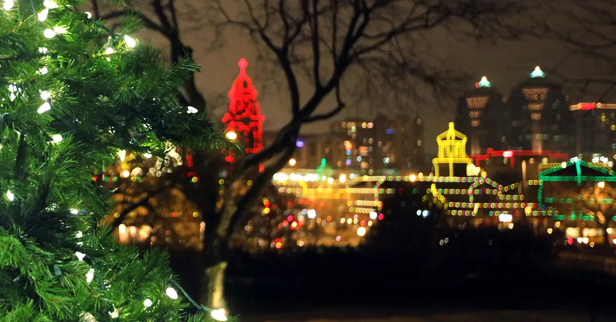 11 Spectacular Kansas City Christmas Lights Displays