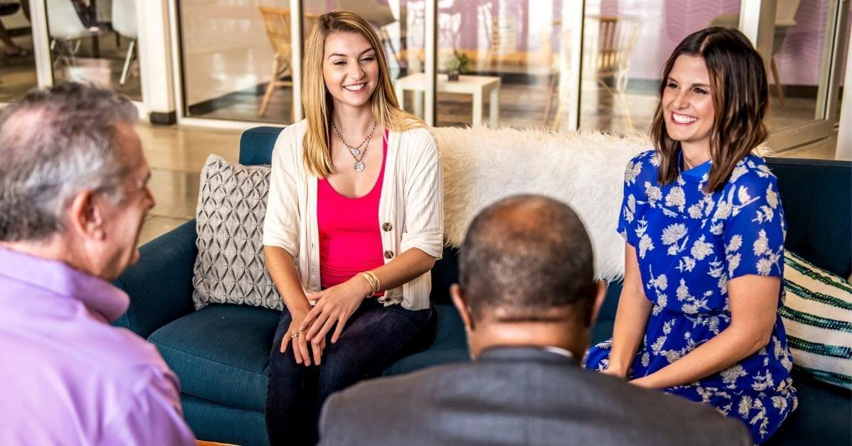 Choosing PEO companies for expert HR, payroll and compliance services for businesses