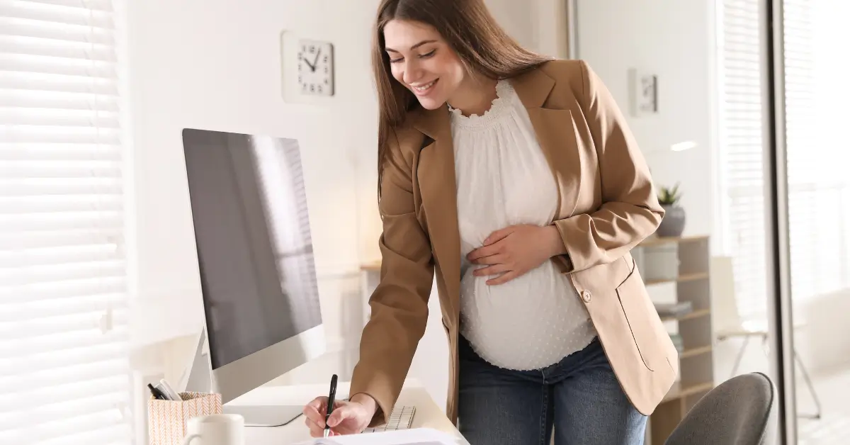 Pregnant Workers Fairness Act: Expert Insights & Free Sample Policy